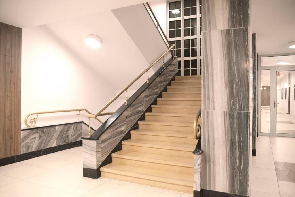 Elegant Apartment In The City Center Breslau Exterior foto